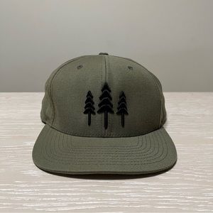 THREE PINE HAT SNAPBACK